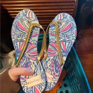 never worn lily flipflops